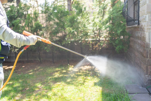 Best Commercial Pest Control Services  in Urbandale, IA